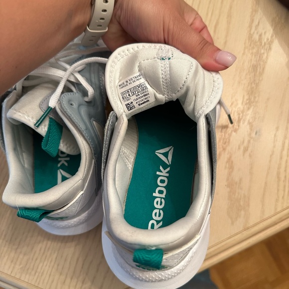 REBOOK RUNNING SHOES - Picture 12 of 13